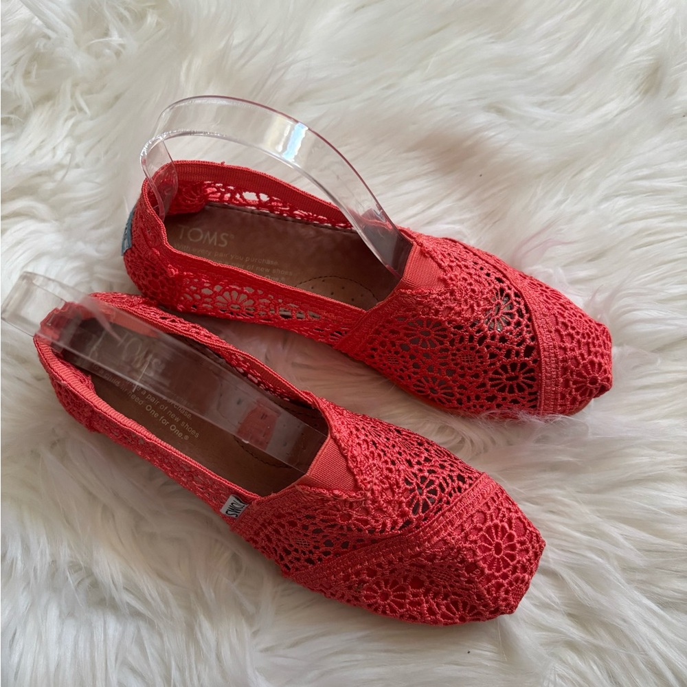 Toms Red Crochet Flats EUC size 5.5W